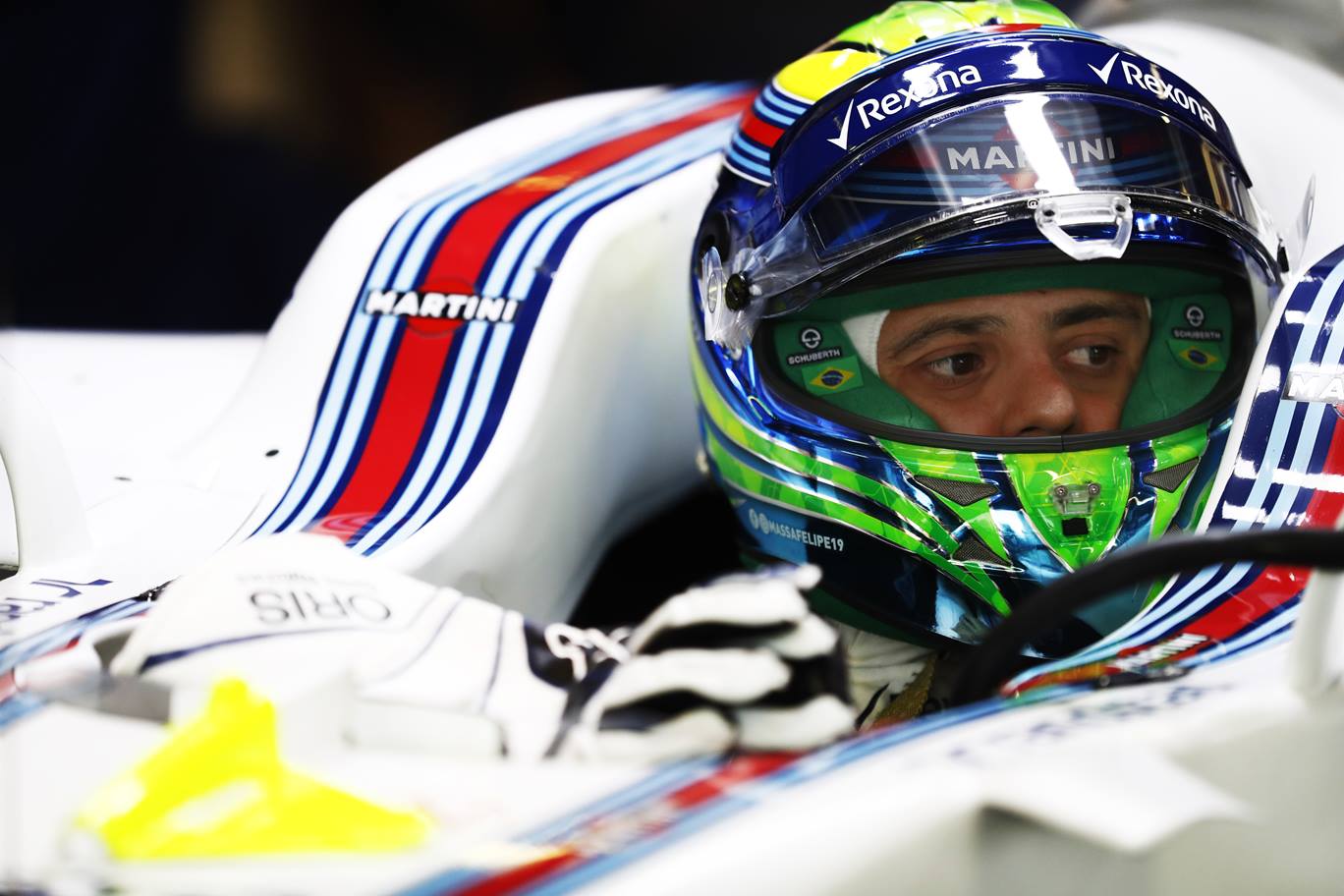 Massa leads FP3 on a soaked track | FormulaRapida.net