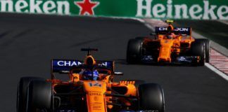 Fernando Alonso leading Stoffel Vandoorne