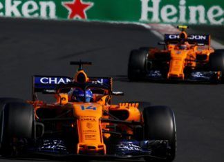 Fernando Alonso leading Stoffel Vandoorne
