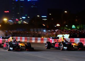 David Coulthard, Jake Dennis, Red Bull F1 showrun in Hanoi