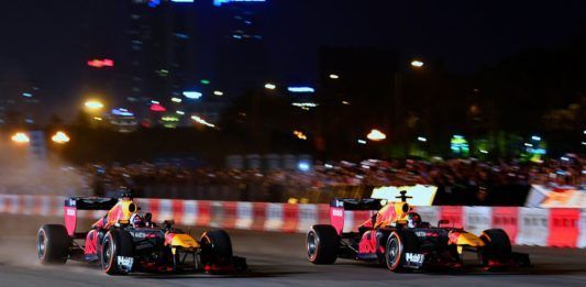 David Coulthard, Jake Dennis, Red Bull F1 showrun in Hanoi