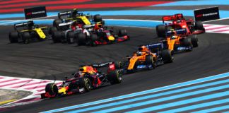 Max Verstappen, Pierre Gasly in the pack