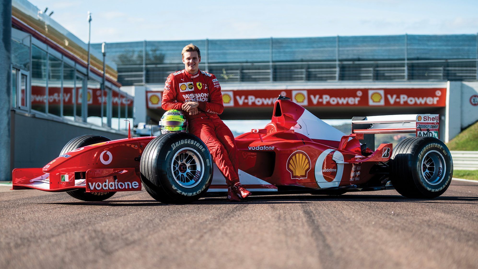 Mick Schumacher a eu la chance de rouler dans la mythique Ferrari F2002 de son père à Fiorano.