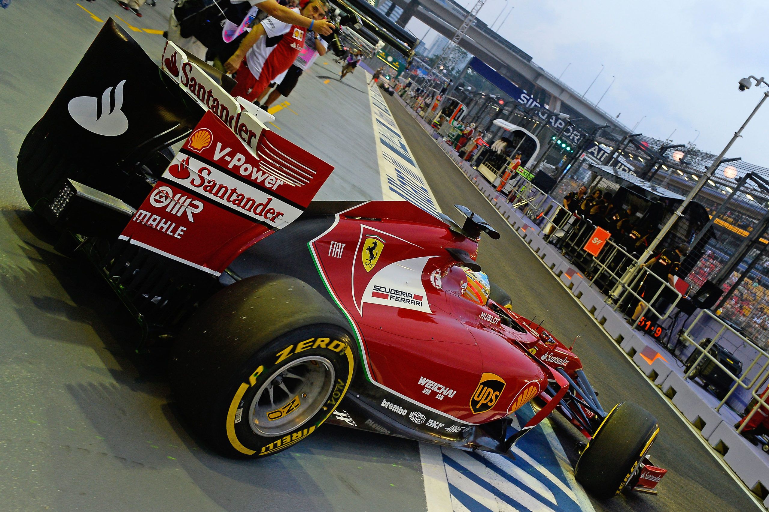 Santander, F1 and Scuderia Ferrari allies in the green transition