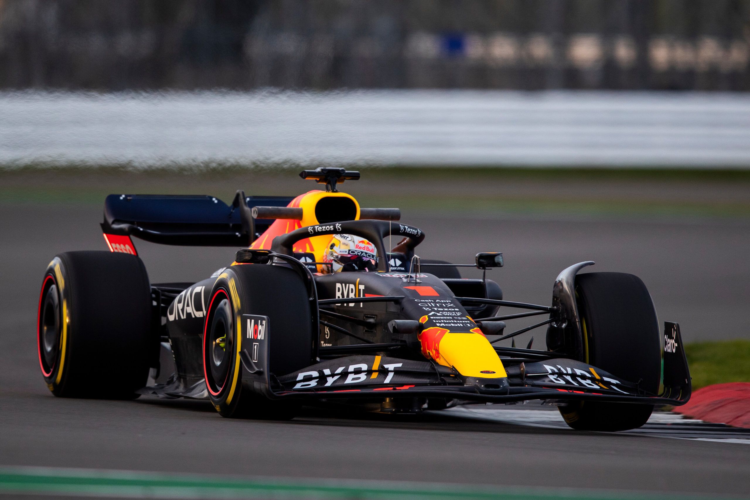 Photo/Video Red Bull shares Silverstone footage of RB18