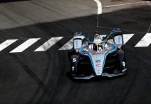 Stoffel Vandoorne, piloto de Mercedes en Fórmula E, liderando el e-Prix de Mónaco