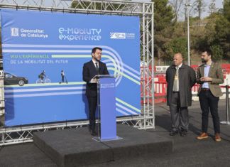 Pere Aragonès inaugurant el e-mobility experience