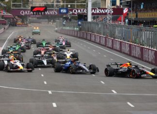 Verstappen domina a Bakú; Sainz puja al podi amb Williams