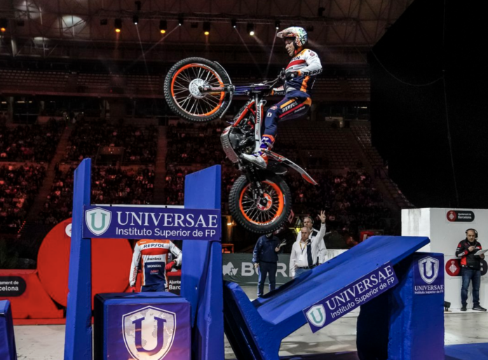 Toni Bou consolida el lideratge al Trial Indoor de Barcelona