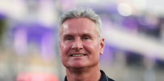 David Coulthard burlant-se de Charles Leclerc després del seu casament a Mònaco