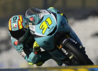 Fernandez takes last gasp pole in France
