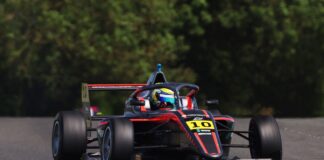 Lewis Wherrell aconsegueix la seva primera victòria a la British F4 a Snetterton