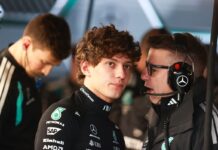 Kimi Antonelli, amb l’ajuda de Wolff i Bonnington després del sprint del Canadà