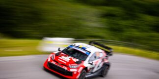 Oliver Solberg s’adhereix en un accident al Rally de Japó durant la lluita pel lideratge