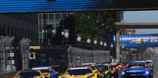 Corvette aconsegueix una victòria ajustada a Detroit