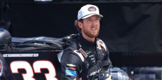 Cleetus McFarland pateix un dia difícil a la NASCAR O’Reilly a Nashville