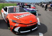 Endarreriment del començament de la cursa de la NASCAR Cup a Nashville per pluges