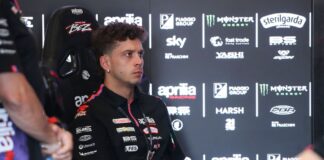 Marco Bezzecchi es disculpa després de l’incident amb un marshall a Brno