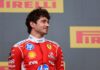 Charles Leclerc ajuste le logiciel de son volant pour la première fois avec Ferrari