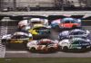 Pourquoi moins de puissance est meilleur pour la NASCAR sur les superspeedways