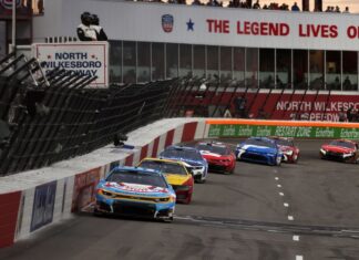 Shane van Gisbergen marca un nou rècord de voltes liderades en oval