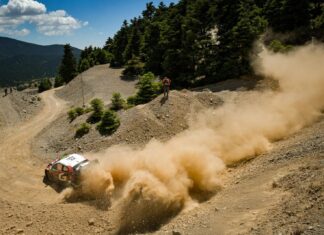 Penalitzacions per cinturó mal cordat: Evans reforça el lideratge al campionat