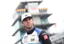 Haas amplia la seva participació a NASCAR amb un tercer cotxe i la incorporació de Dean Thompson