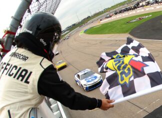 Ty Gibbs se impone en la NASCAR Cup de Iowa