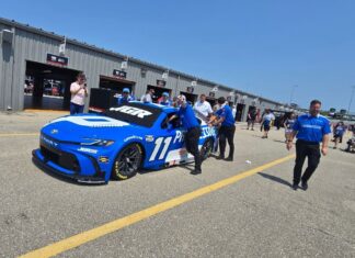 Brake issues for Denny Hamlin and Chase Briscoe at Iowa