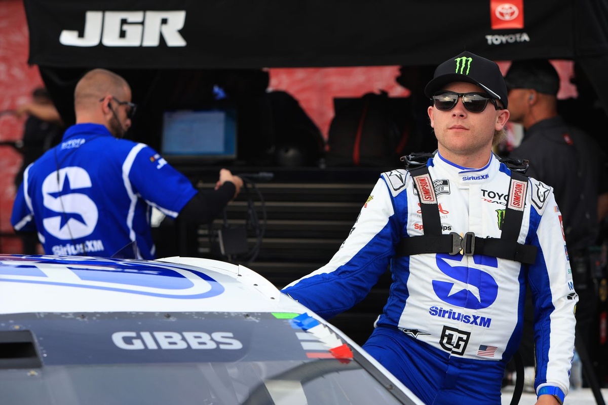 Ty Gibbs propone una NASCAR sin espejos digitales