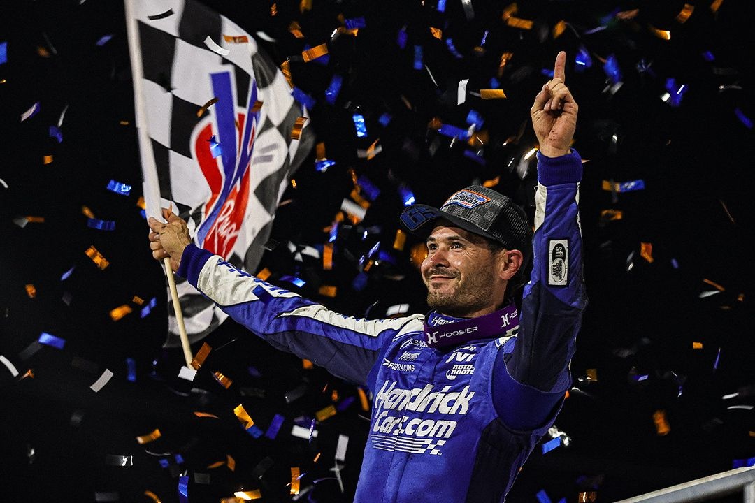 Kyle Larson obté la pole dels Knoxville Nationals però admet que no podrà córrer