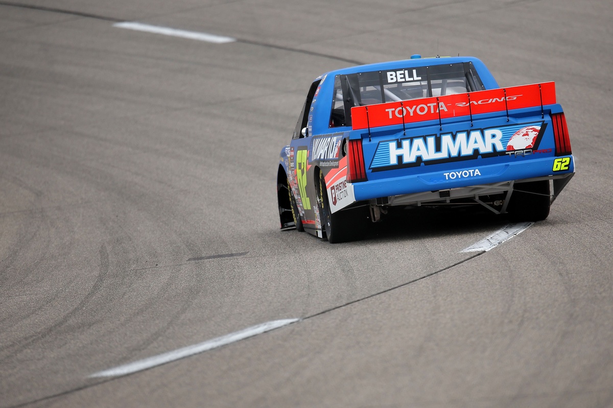 Christopher Bell s’absenta de la cursa de camions després de la postposició a Richmond