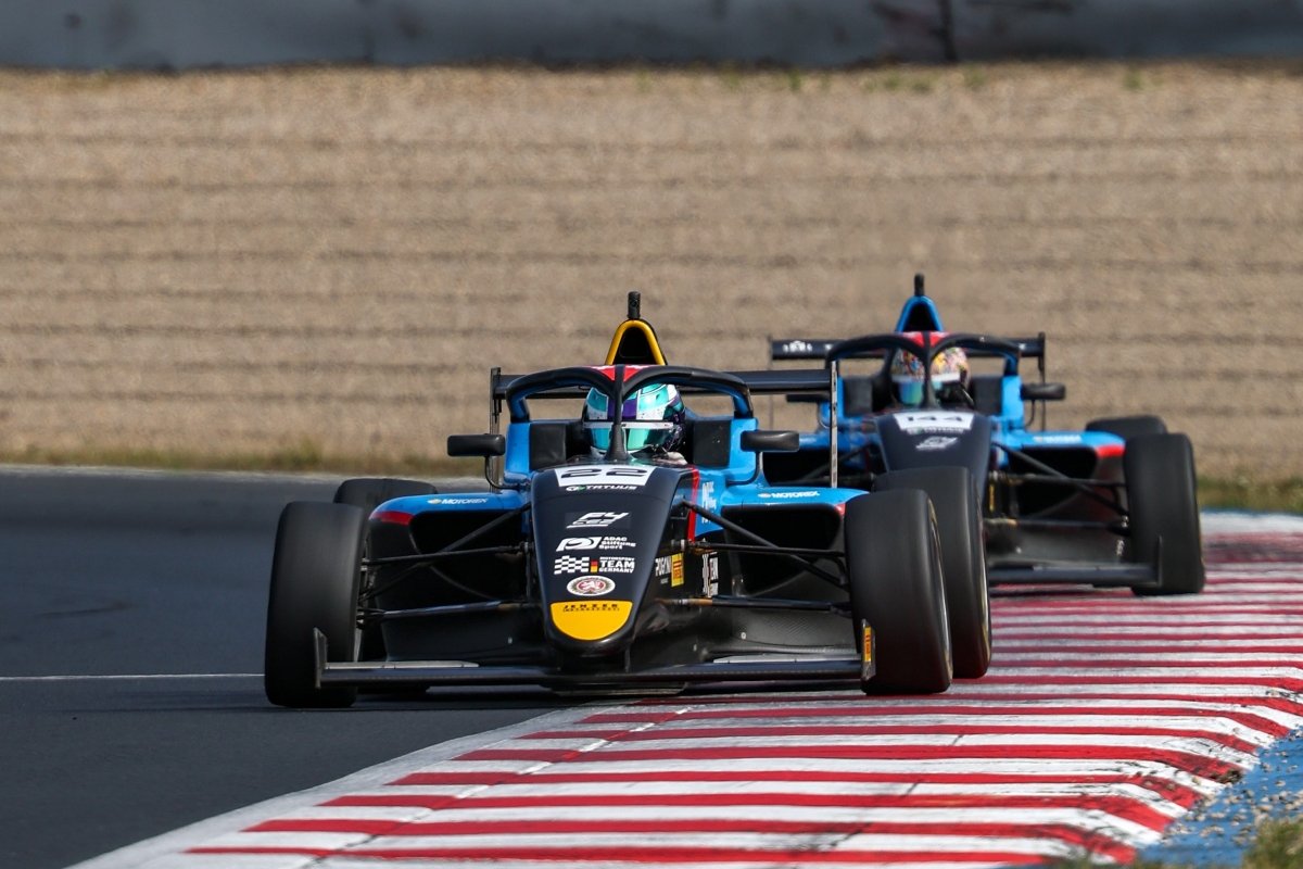 Elia Weiss mène le championnat F4 CEZ après un impressionnant triplé à Most