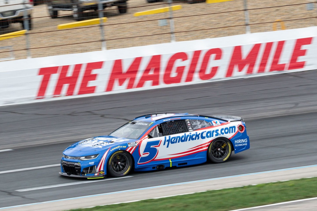 Kyle Larson assesses the difficult conditions in New Hampshire