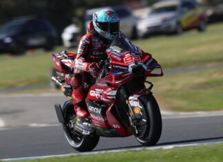 Marc Márquez marca la pole en el GP de Australia tras una caída